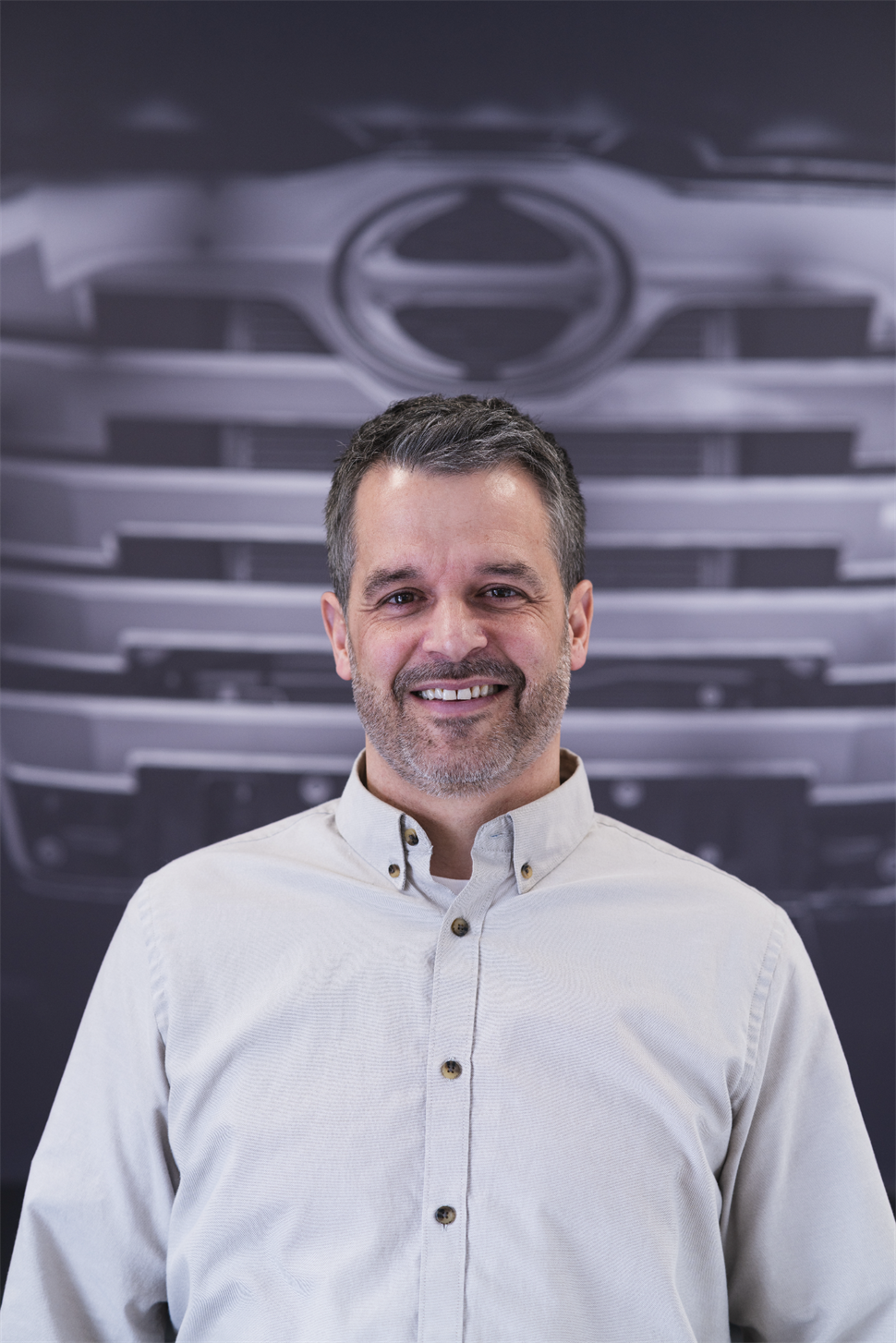 Alan Dumais — Vice-président et Directeur des ventes